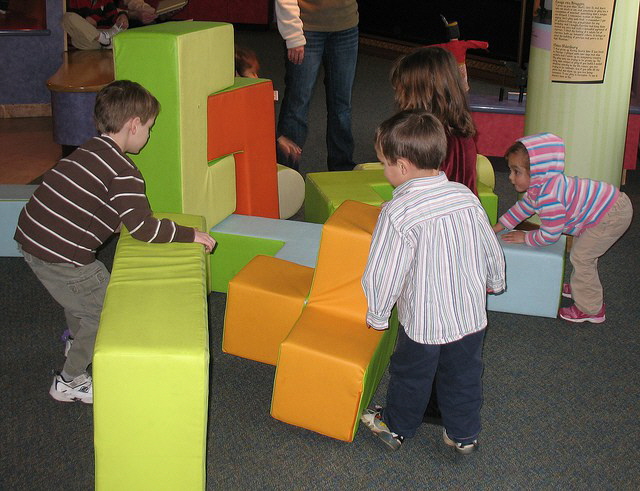 Playing-with-Big-Blocks_2725c-by-James-Emery-at-Flickr-4548149726_827486f2de_z